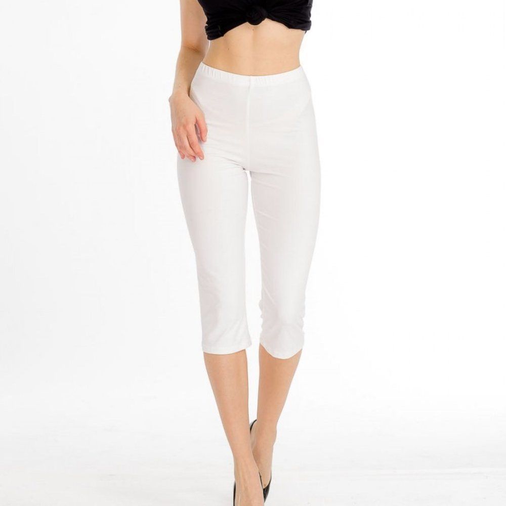 NWT CAPRI LEGGINGS 